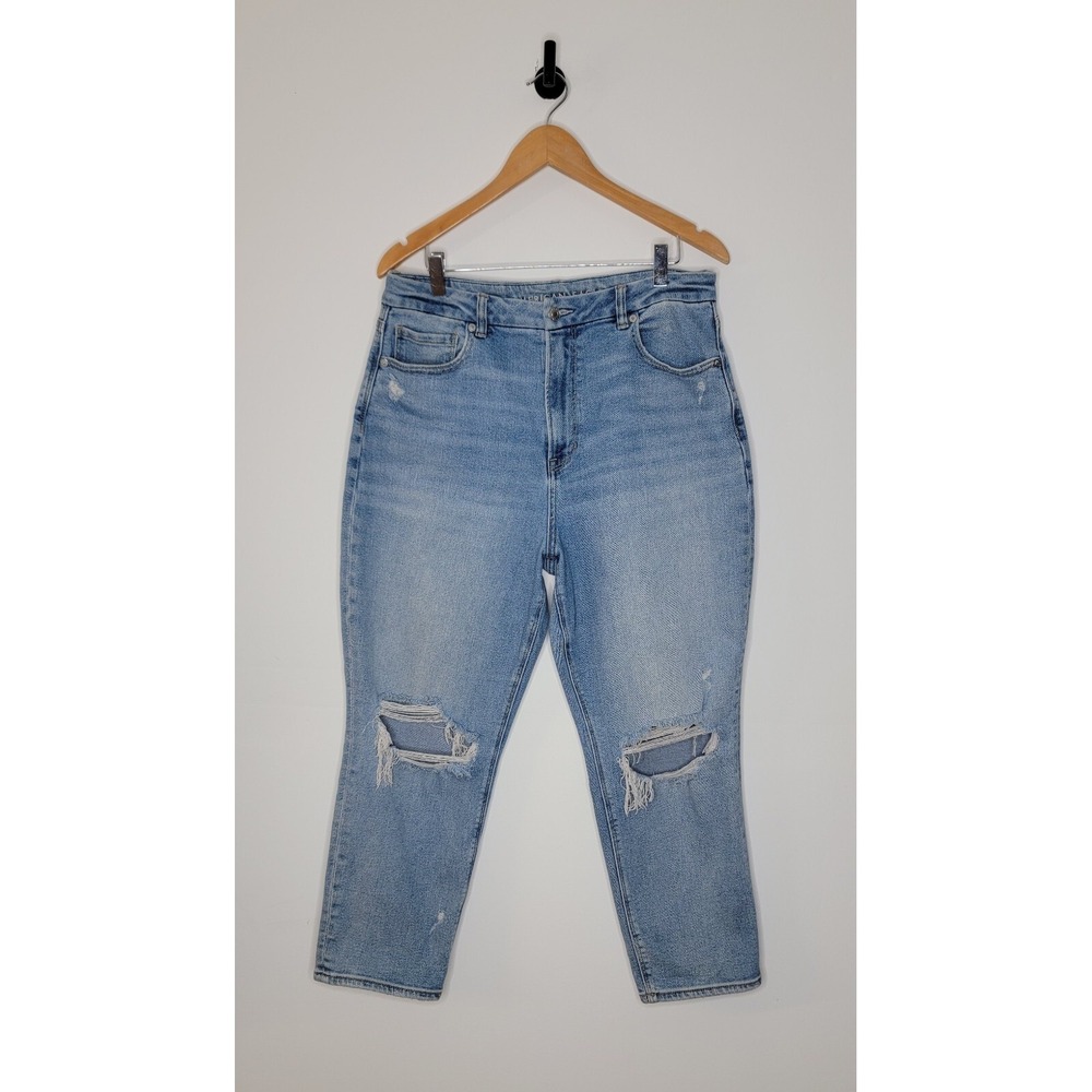American Eagle Hi Rise CURVY MOM JEAN Women's size 12 Short Distressed Jeans